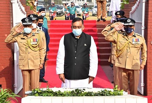 স্বাধীনতা দিবসে শহীদ পুলিশ সদস্যদের প্রতি স্বরাষ্ট্রমন্ত্রী এবং আইজিপি’র শ্রদ্ধা