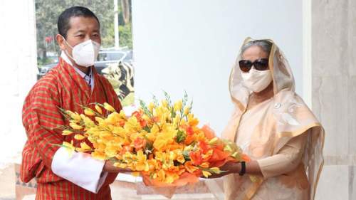 শেখ হাসিনা ‘মায়ের মতো’