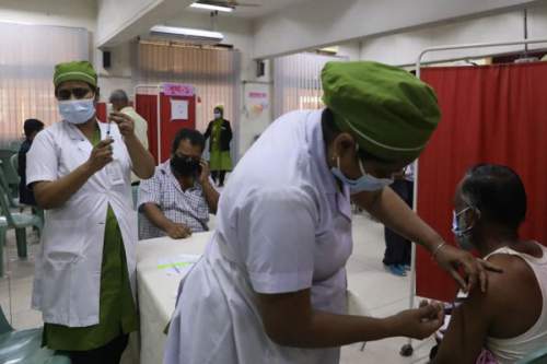 টিকা নেওয়ার পর আক্রান্ত হলেও স্বাস্থ্যঝুঁকি কম’