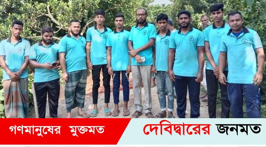 দেবীদ্বারে স্বেচ্ছাশ্রমে সড়ক সংস্কার করলো নবজাগরণ সংঘ