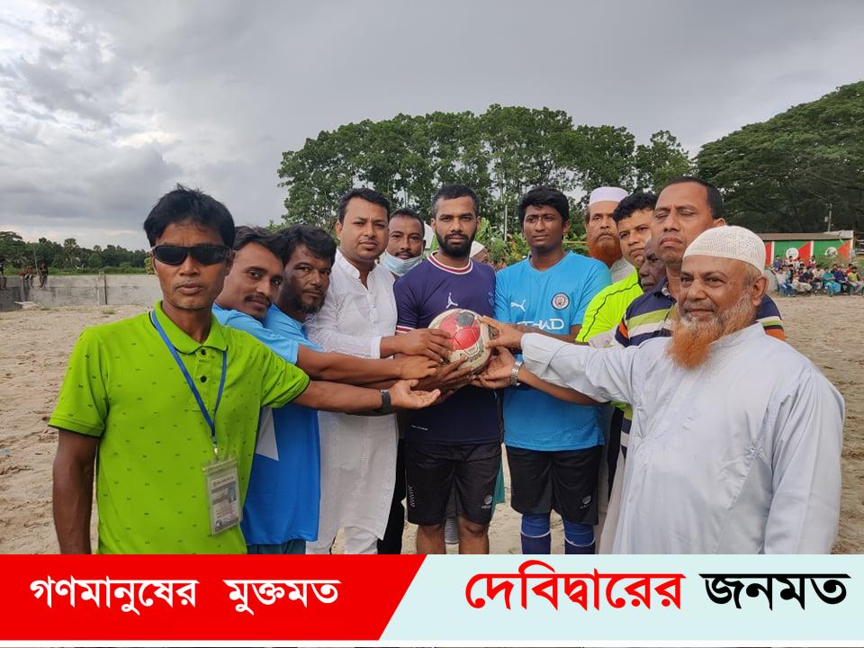 দেবীদ্বারে বিবাহিত বনাম অবিবাহিত ফুটবল ফাইনাল খেলা অনুষ্ঠিত
