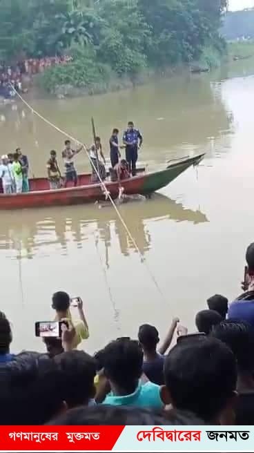 দেবীদ্বারে গোমতী নদীতে অজ্ঞাত যুবকের লাশ