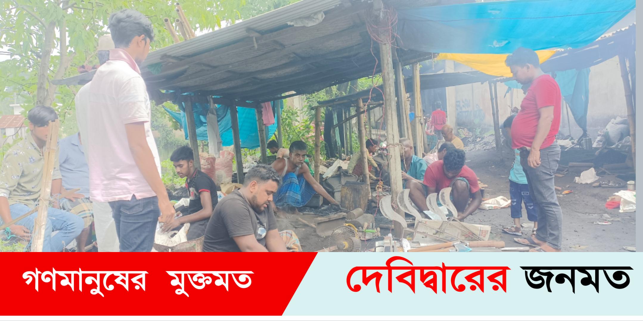 কুরবানির ঈদে ব্যস্ত সময় পার করছে দেবীদ্বারের কামাররা
